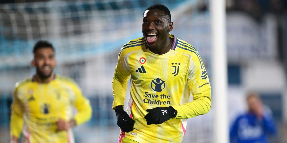 Tottenham agreed "un-Spurs like" Kolo Muani deal condition to hint "desperation"
