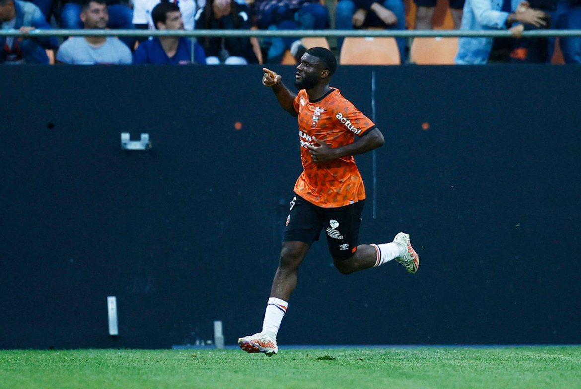 Newcastle scouting Terem Moffi